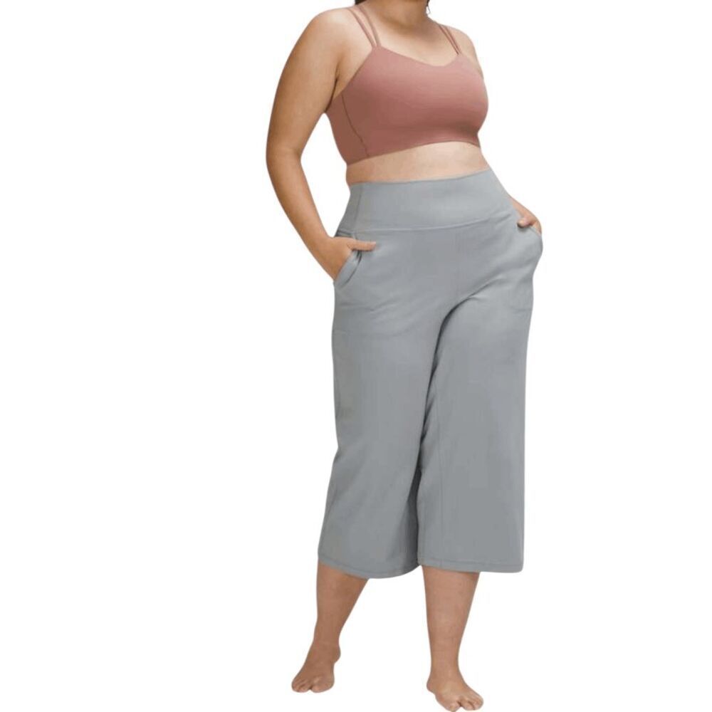 LULULEMON ATHLETICA Align Wide Leg Super-High Rise Crop '23" Size 6